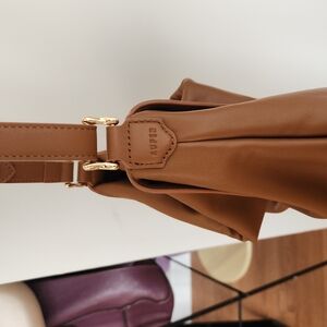 Aupen Leather Shoulder Bag